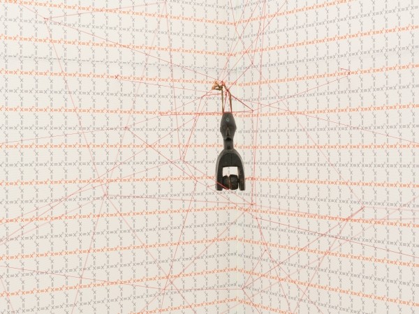 Ausstellungsansicht DER ROTE FADEN. Weltkulturen Museum. Foto Wolfgang Günzel, 2016. (5)