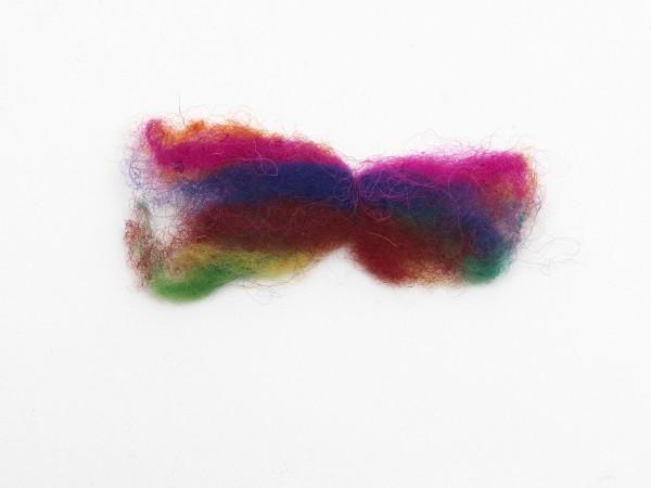 Mit synthetischen Farben bunt gefärbte Schafswolle aus Tantarella, Peru, gesammelt von Christine und Mark Münzel, 1972, Sammlung Weltkulturen Museum