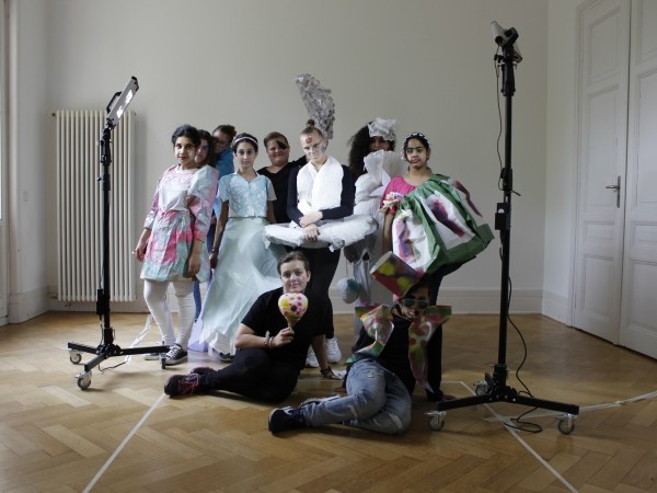 Projekt Stoff-Wechsel, Mode und Papier, Foto: Weltkulturen Museum 2017
