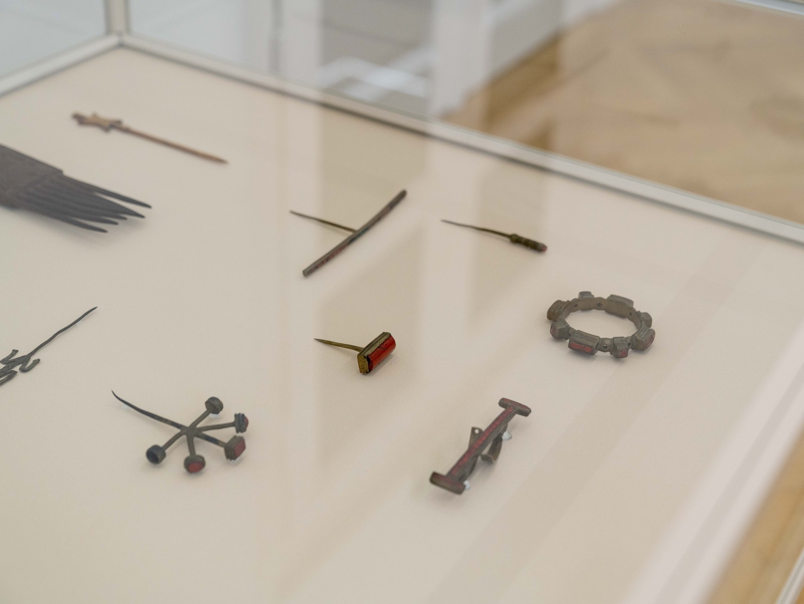 Ausstellungsansicht "Benin. Die Sammlung im Weltkulturen Museum. Retrospektive/Perspektiven". Weltkulturen Museum 2023. Foto: Linda Deutsch