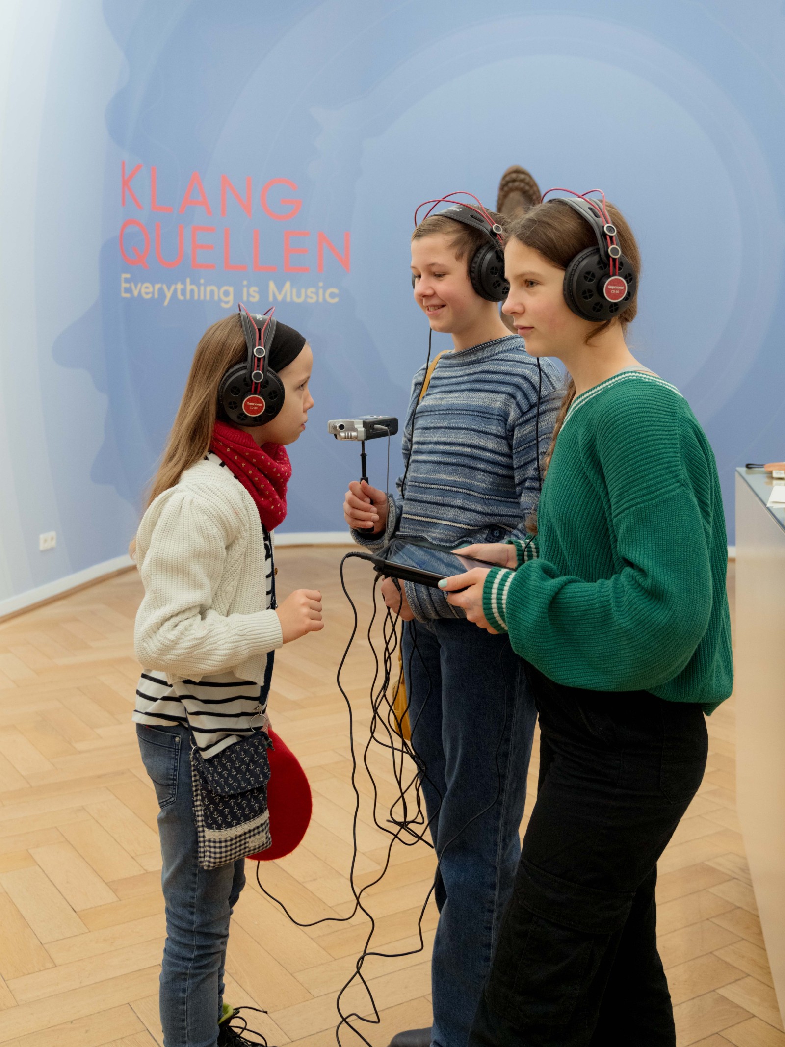 Workshop field recording für die Ausstellung "Klangquellen. Everything is Music!". Foto: Linda Deutsch