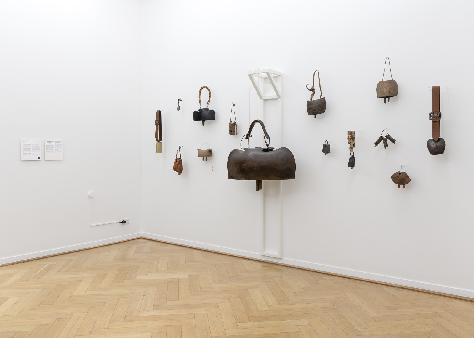 Ausstellungsansicht „Klangquellen. Everything is Music", Weltkulturen Museum. Foto: Wolfgang Günzel