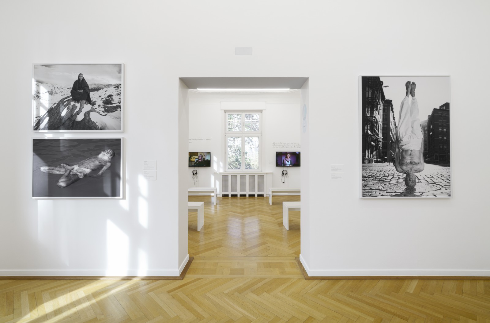 Ausstellungsansicht „healing. Leben im Gleichgewicht", Weltkulturen Museum.