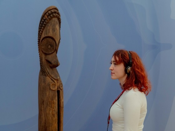 In der Ausstellung_Klangquellen_WKM_Foto Linda Deutsch