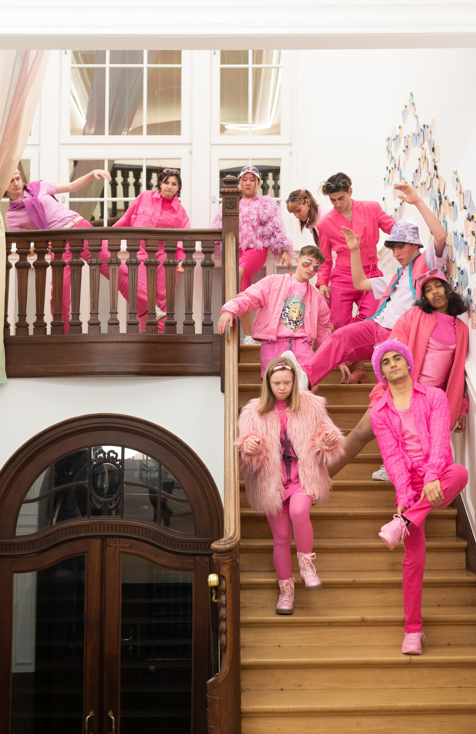 "Balance - Zehn Versuche, die Welt zu verstehen", Junges Schauspiel Frankfurt in Kooperation mit dem Weltkulturen Museum, Junges Ensemble, Foto: Robert Schittko
