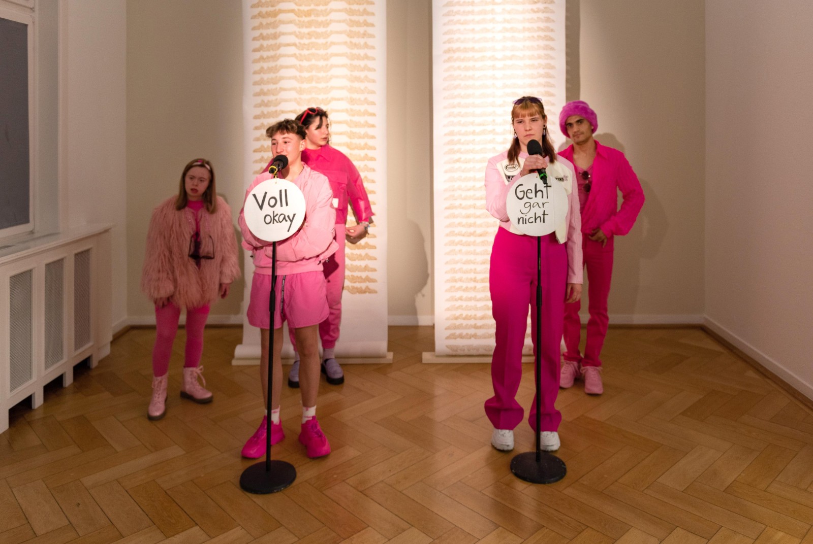 "Balance - Zehn Versuche, die Welt zu verstehen", Junges Schauspiel Frankfurt in Kooperation mit dem Weltkulturen Museum, Junges Ensemble, Foto: Robert Schittko