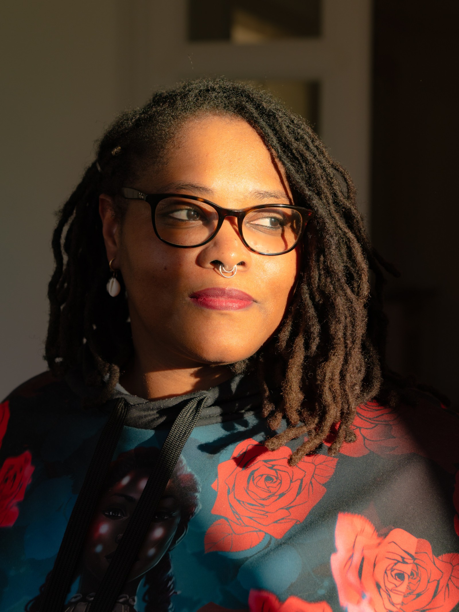 Reine Dibussi während ihrer Residency im Weltkulturen Labor, April 2025. Foto: Linda Deutsch