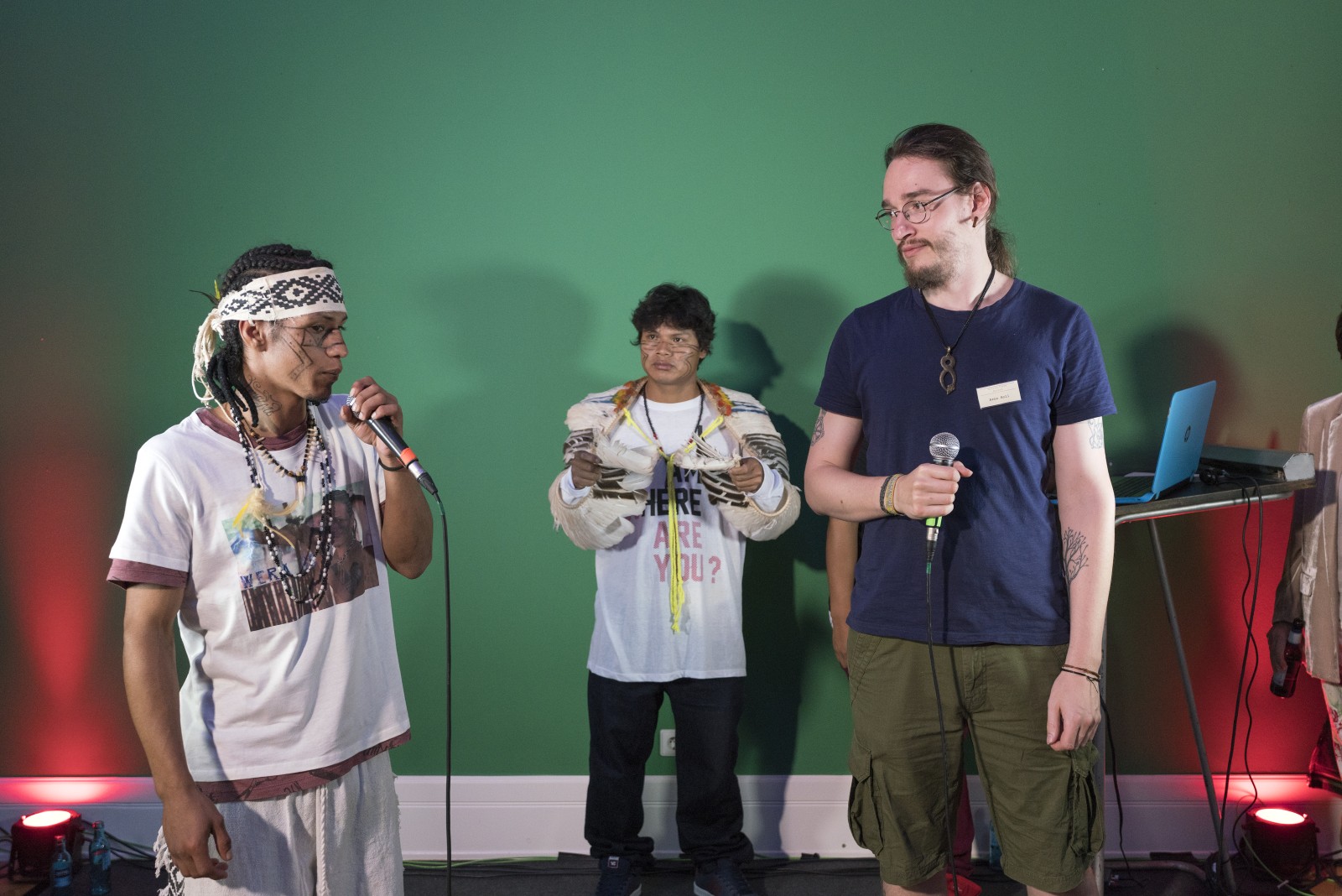 Arno Holl with the Guraní Hip Hoppers fromMato Grosso do Sul, Weltkulturen Museum 2018