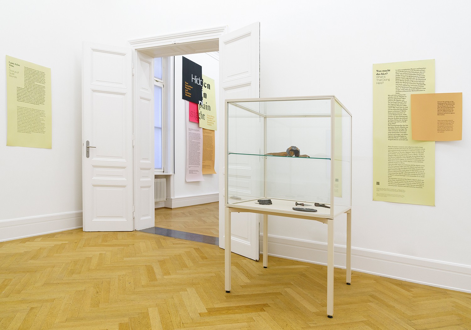 Exhibition view “HIDDEN IN PLAIN SIGHT. From Being Rendered Invisible and Becoming Visible”, Weltkulturen Museum 2021, Photo: Wolfgang Günzel