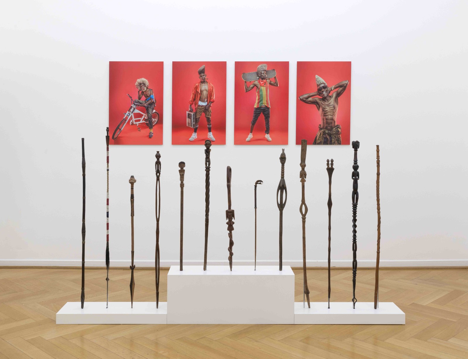Exhibition view GREY IS THE NEW PINK with dignity staffs, Collection Weltkulturen Museum and works by Osborne Macharia; Photo: Wolfgang Günzel; Weltkulturen Museum 2018