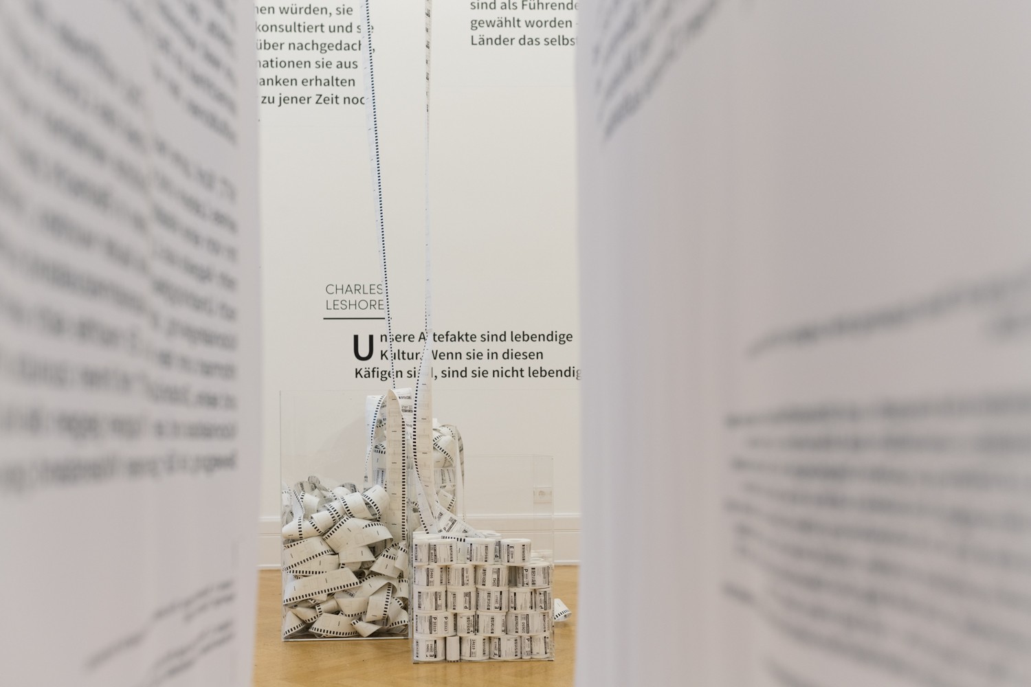 Exhibition view “Invisible Inventories: Questioning Kenyan Collections in Western Museums”; Weltkulturen Labor; Photo: Peter Wolff 2021