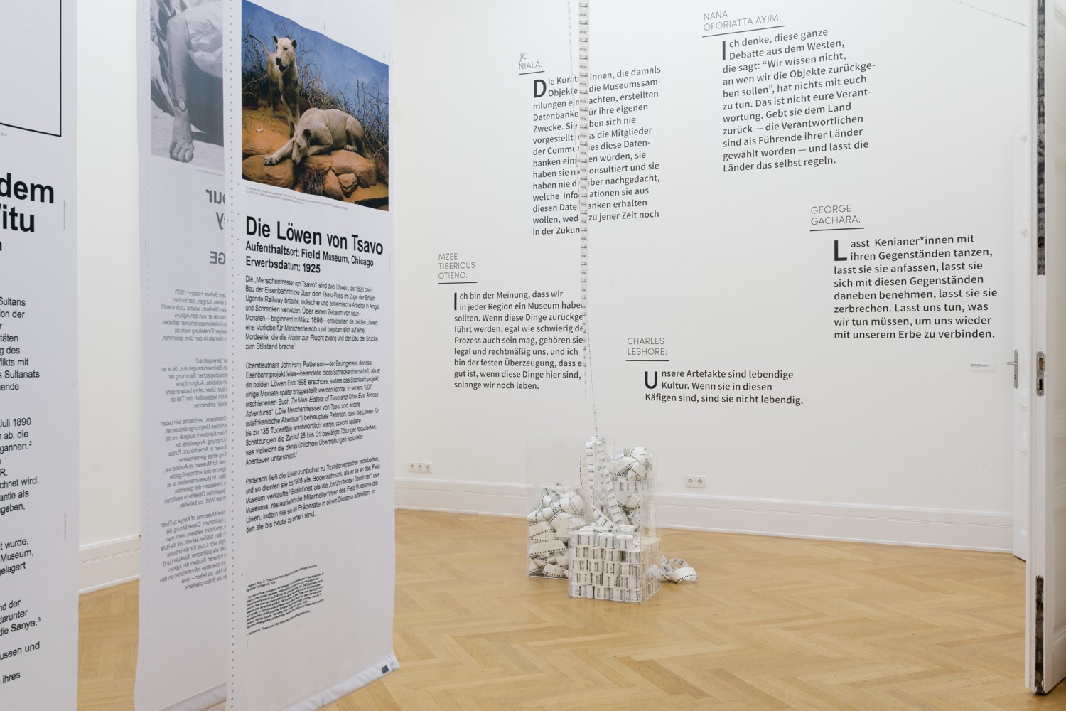 Exhibition view “Invisible Inventories: Questioning Kenyan Collections in Western Museums”; Weltkulturen Labor; Photo: Peter Wolff 2021