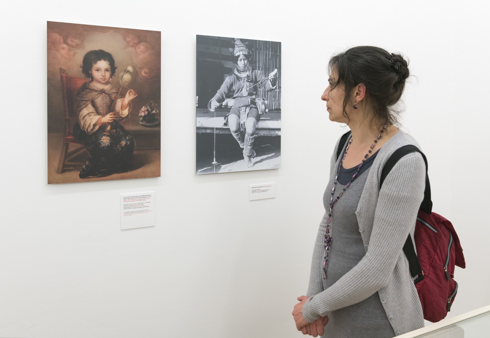Conversation in the exhibition THE COMMON THREAD, Weltkulturen Museum, 2016