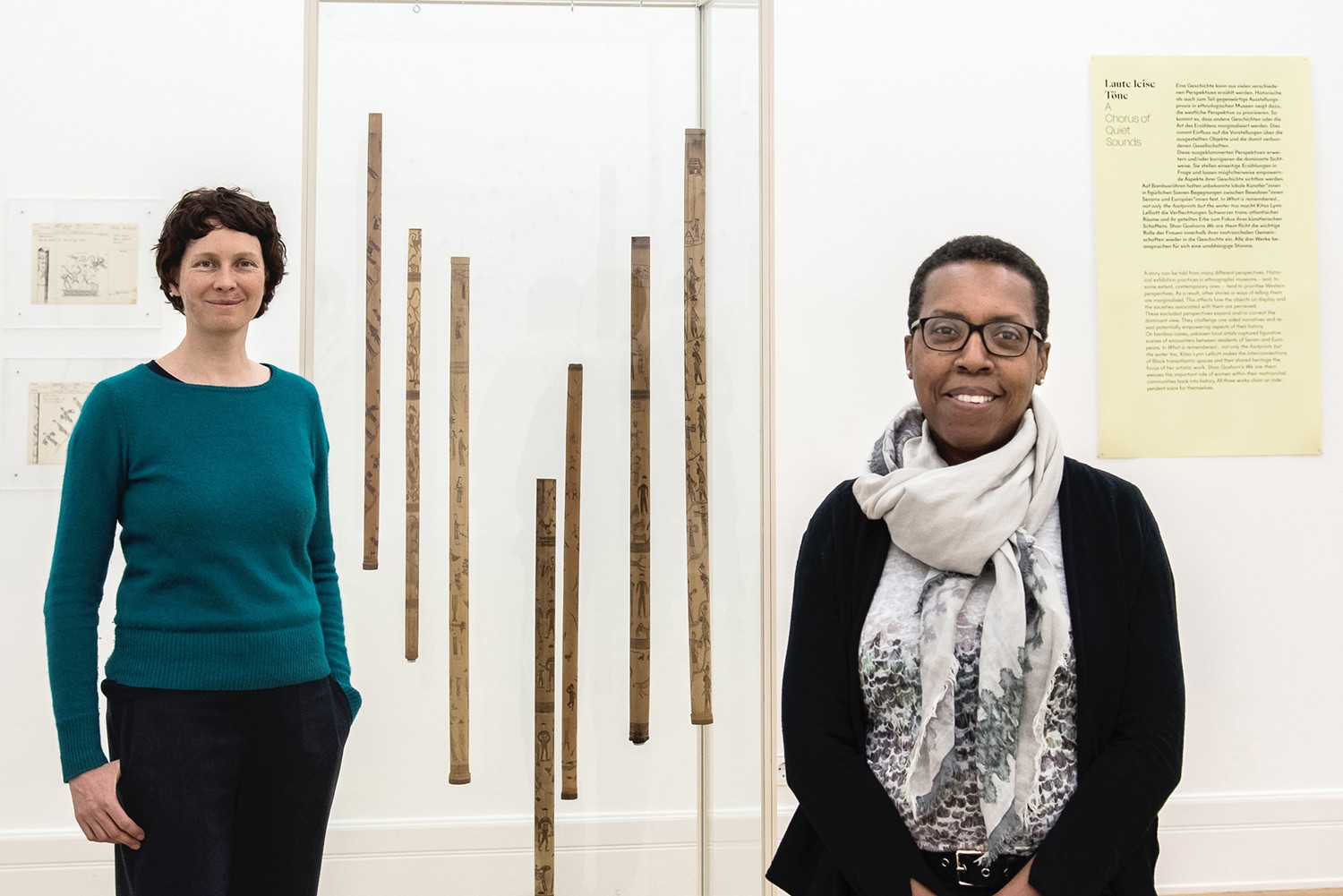 Stephanie Endter and Julia Albrecht (from left to right) in the exhibition “HIDDEN IN PLAIN SIGHT. From Being Rendered Invisible and Becoming Visible”