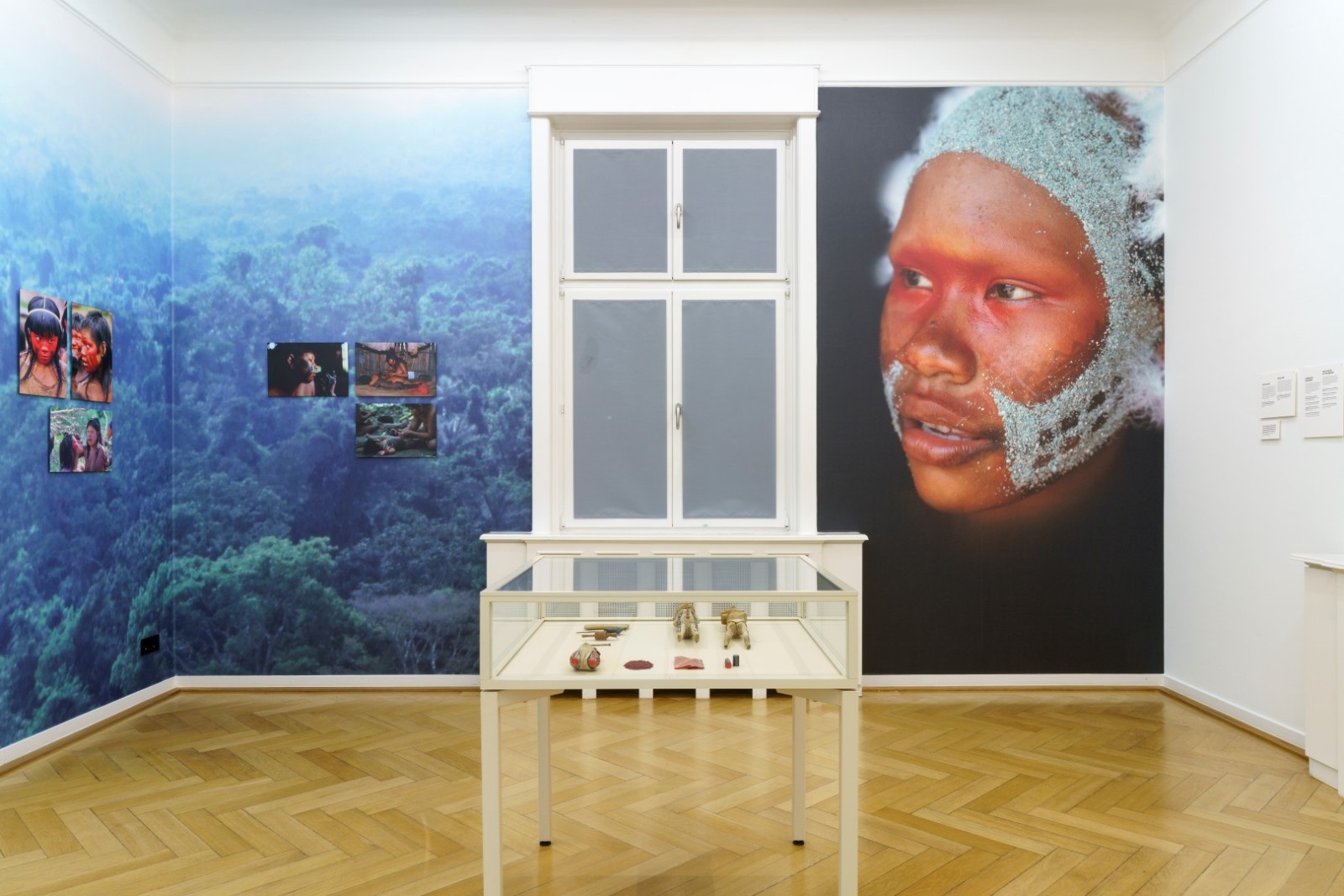 Exhibitionview. Green Sky, Blue Gras. Colour Coding Worlds. Photo: Wolfgang Günzel