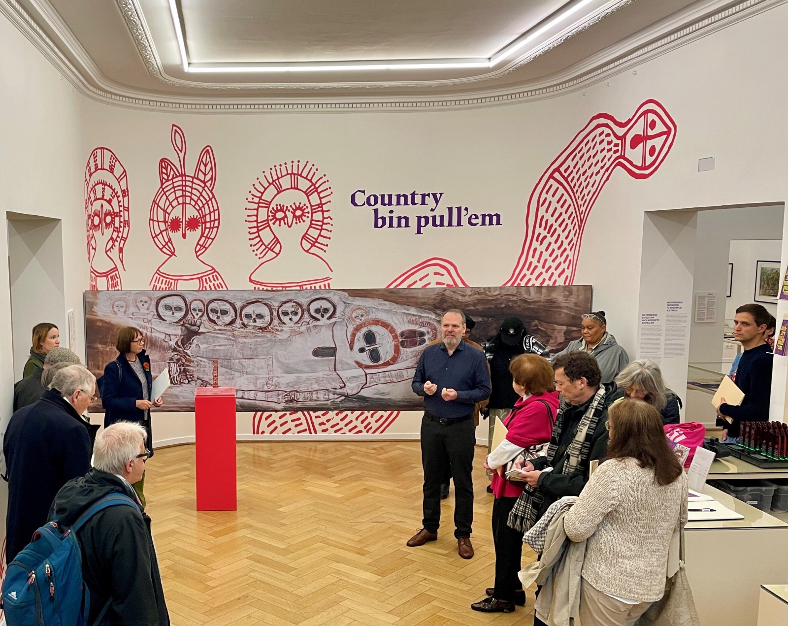Guided Tour with Curator Matthias Claudius Hofmann. PHoto: Weltkulturen Museum