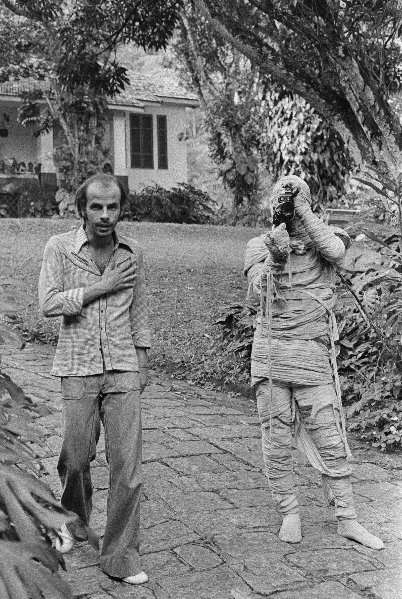 “A mummy in Brazil, this is cinema”, said Samuel Fuller. The mummy filming Ivan Cardoso in O Lago Maldito, 1977, Collection Ivan Cardoso
