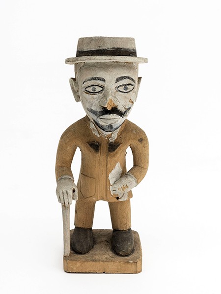 Wood sculpture, unknown artist, Angola, collected by Fritz Richter and Captain Moerschell, 1892–96, Collection Weltkulturen Museum. Photo: Wolfgang Günzel 2019